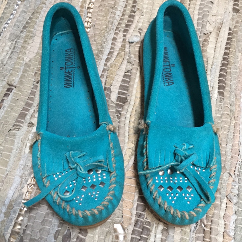 Minnetonka turquoise slip on flats